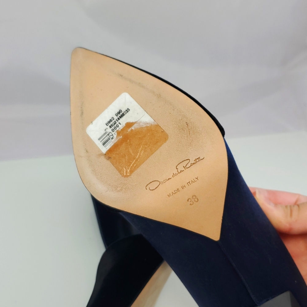 $670 Oscar de la Renta Vik Velvet Satin Blue Black Pumps Heels Sz 38 (US 8) - Picture 13 of 16
